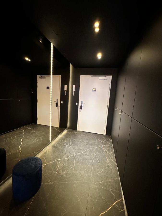 Skyline Elegance With Free Parking Bratislava Exterior foto
