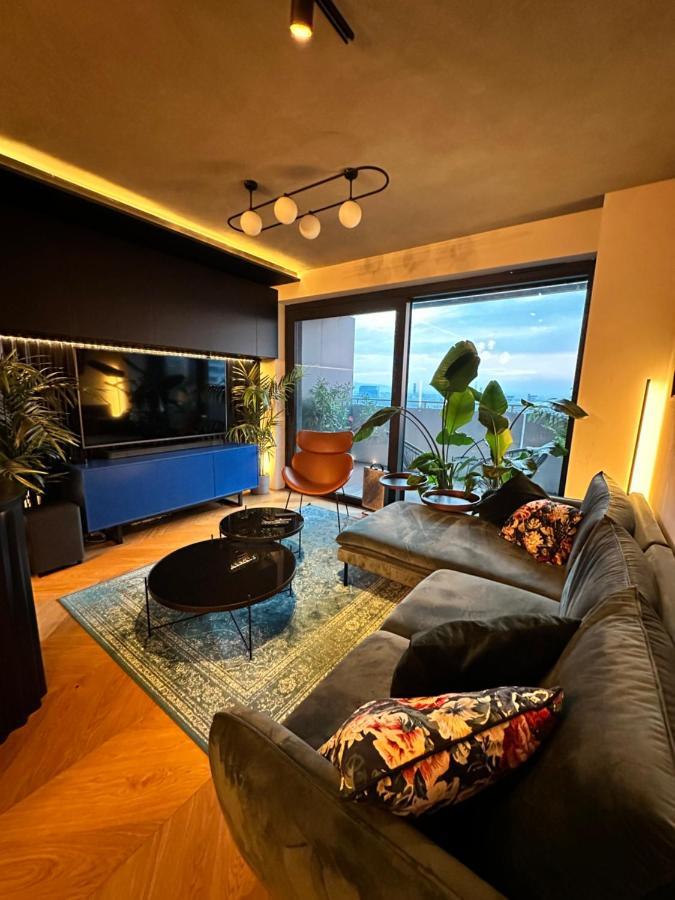 Skyline Elegance With Free Parking Bratislava Exterior foto