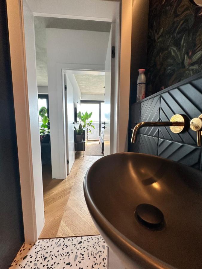 Skyline Elegance With Free Parking Bratislava Exterior foto