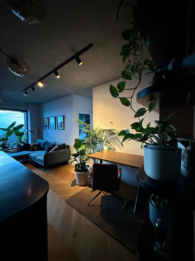 Skyline Elegance With Free Parking Bratislava Exterior foto